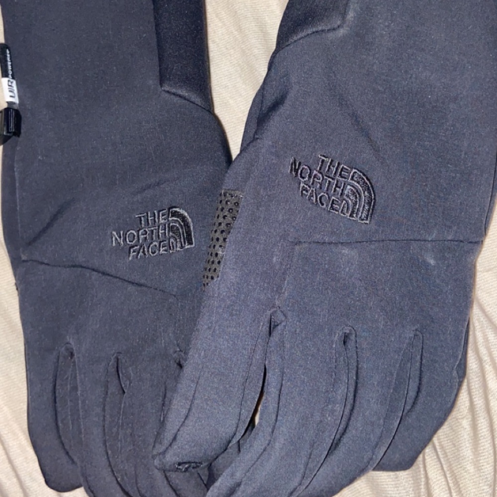 North Face Medium Gloves (Women)